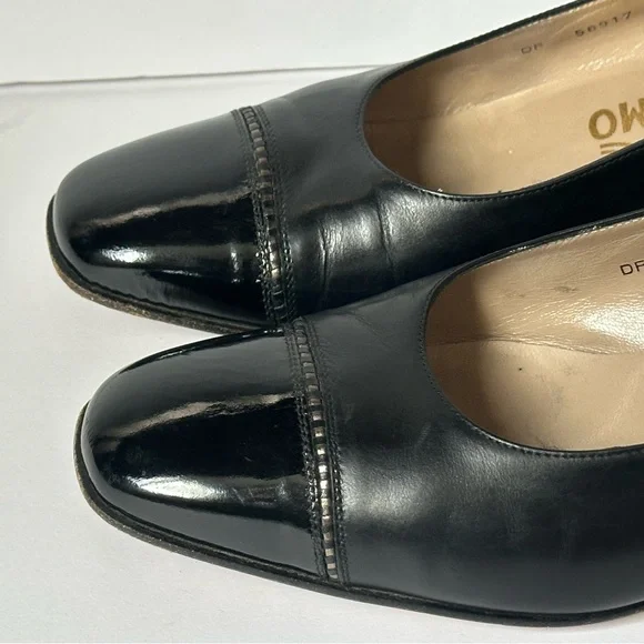SALVATORE FERRAGAMO Women's Pumps - Black